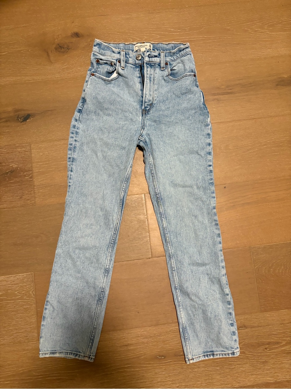 Abercrombie & Fitch Women's Light Wash Straight Leg Jeans
